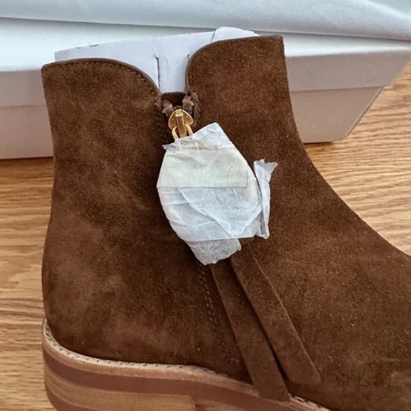 See By Chloé NIB Louise Flat Suede Booties (38/8) - Picture 11 of 16